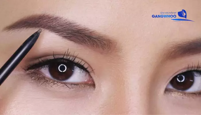Nếu nắm rõ cách trang điểm chân mày cũng sẽ giúp bạn tạm biệt khuyết điểm mắt xếch hiệu quả
