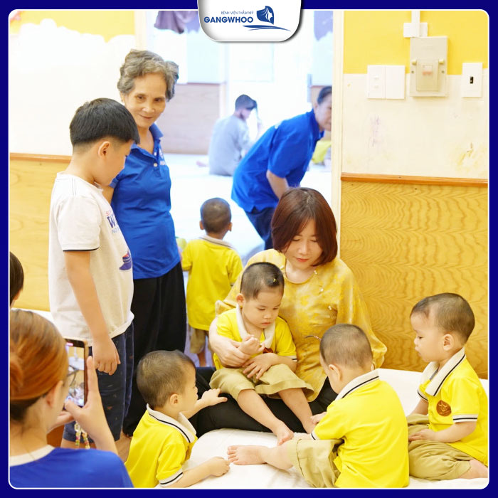 Gangwhoo Lan Tỏa Yêu Thương Đến Bà Mẹ Và Trẻ Em Tại Mái Ấm Chúc Từ 3 BVTM Gangwhoo san sẻ đến những hoàn cảnh khó khăn trong cuộc sống