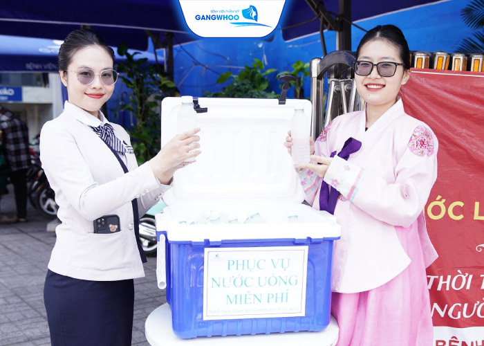 Gangwhoo Điểm Phát Nước Miễn Phí Giúp Bà Con Hạ Nhiệt Ngày Nắng 13 gangwhoo phat nuoc uong mien mi