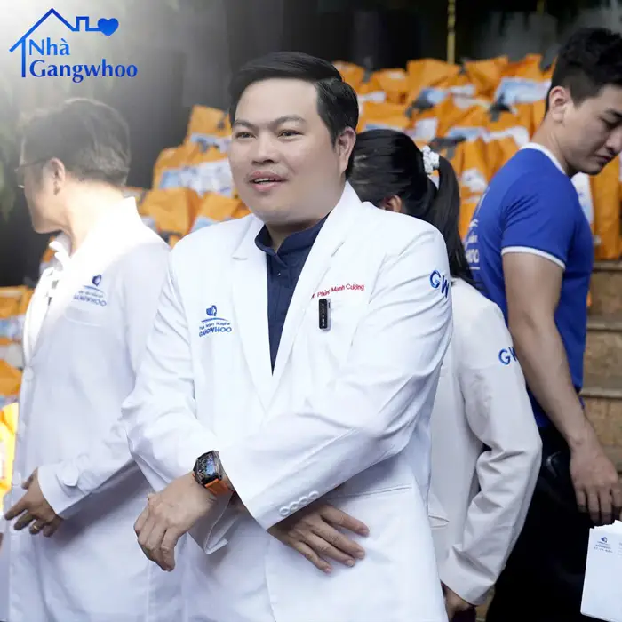 Bệnh viện thẩm mỹ Gangwhoo trao quà cho bà con khó khăn phường 13- quận Tân Bình