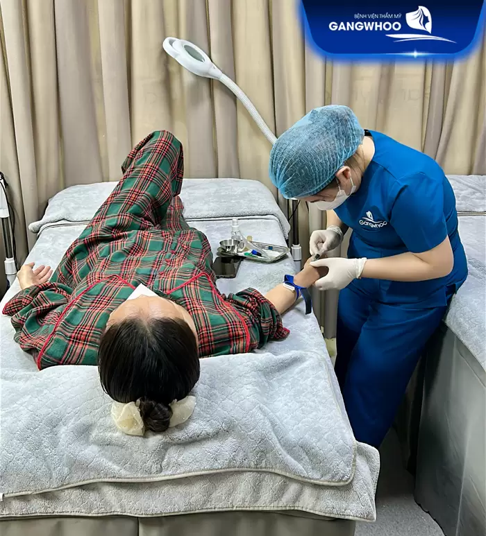 Hạ Đường Chân Tóc Có Bị Rụng Tóc Không? Giải Đáp Từ Bác Sĩ