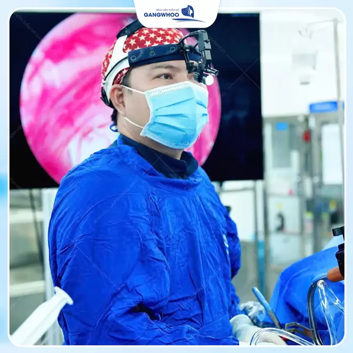 Hạ Đường Chân Tóc Có Bị Rụng Tóc Không? Giải Đáp Từ Bác Sĩ