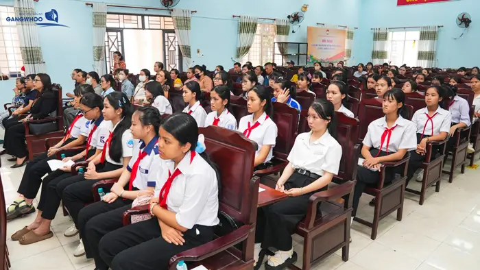 gangwhoo x bao phu nu tp hcm trao hoc bong nu sinh hieu hoc vuot kho lan thu 34 1