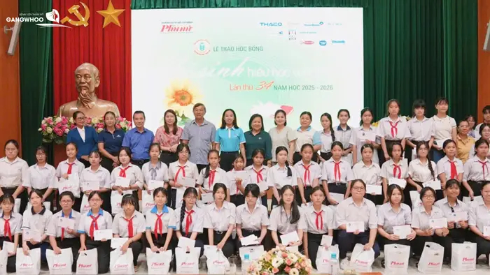 gangwhoo x bao phu nu tp hcm trao hoc bong nu sinh hieu hoc vuot kho lan thu 34 4