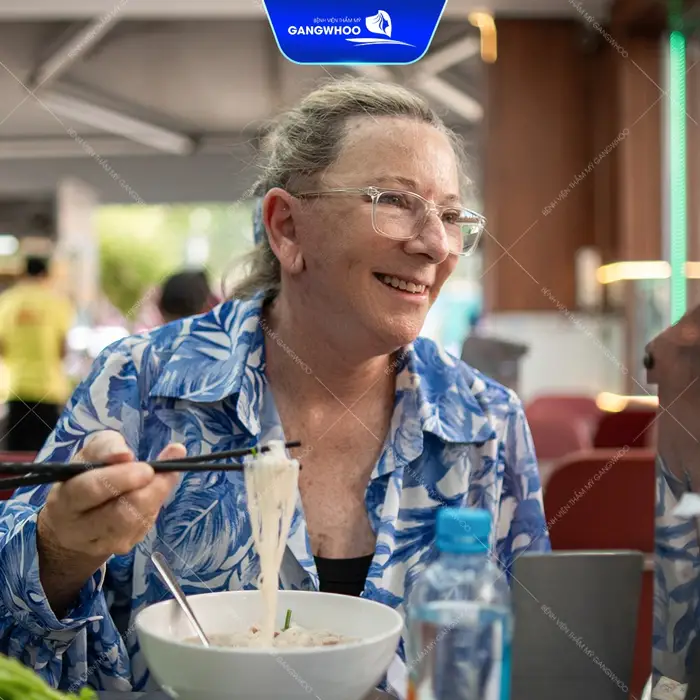 Hành Trình Níu Giữ Tuổi Xuân Của Đôi Bạn Thân 40 Năm Tại BVTM Gangwhoo 6 hanh trinh niu giu tuoi xuan cua doi ban than 40 nam tai bvtm gangwhoo 4