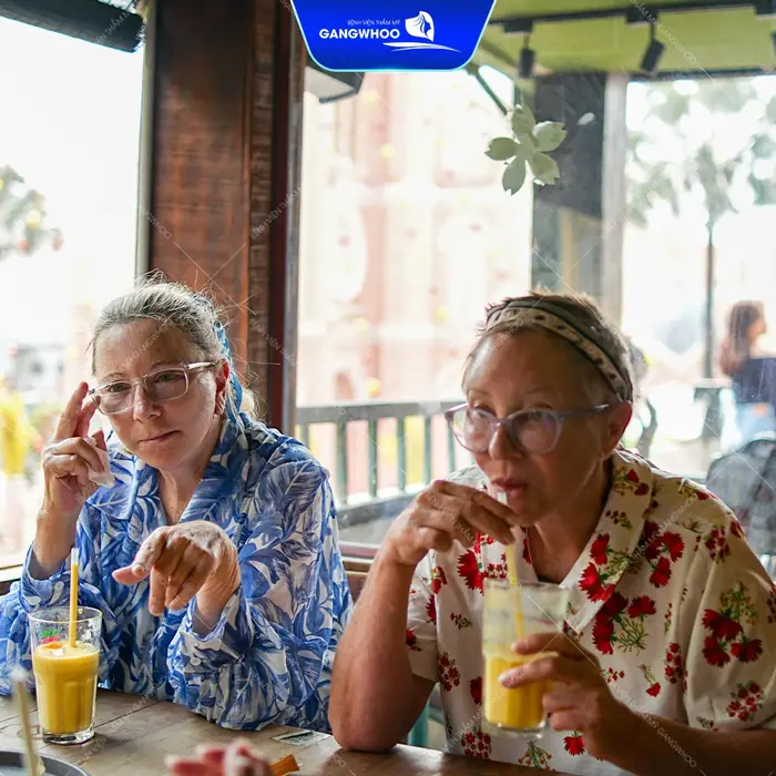 Hành Trình Níu Giữ Tuổi Xuân Của Đôi Bạn Thân 40 Năm Tại BVTM Gangwhoo 5 hanh trinh niu giu tuoi xuan cua doi ban than 40 nam tai bvtm gangwhoo 5