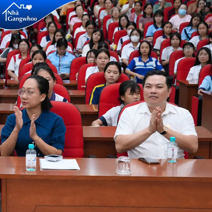nu sinh hieu hoc vuot kho lan thu 35 6
